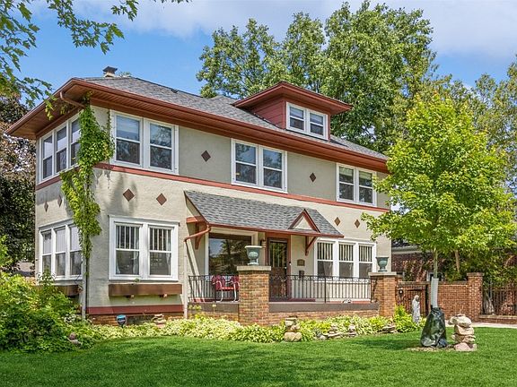 2nd image of 355 Garden Dr SE