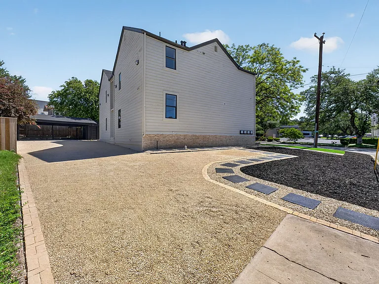 1301 Townsend Ave #3 — Photo 19