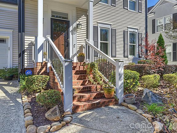 4th image of 3507 Selwyn Farms Ln