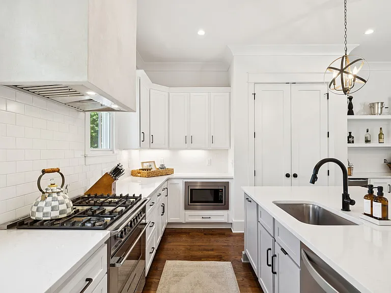 2203 Hobbs Rd — Photo 30