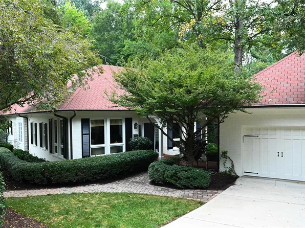 2527 Woodbine Rd, Winston Salem, NC 27104