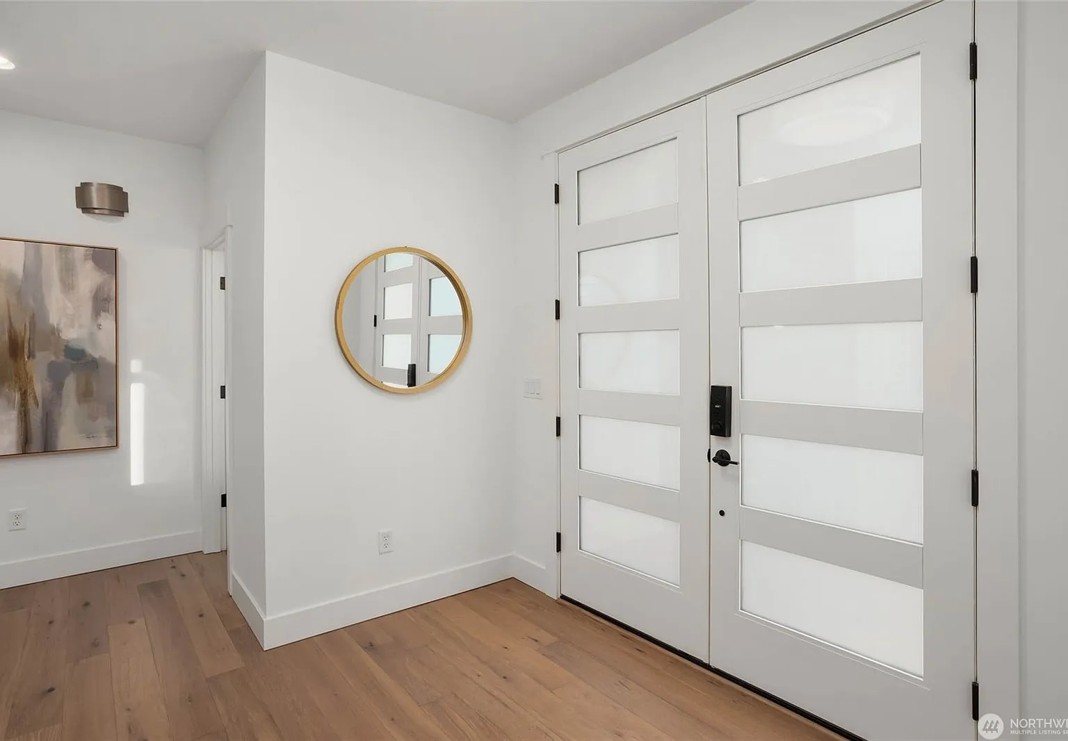 5 bed, 3230 sqft, $5,300 — Photo 3