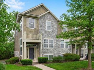 11131 S Woodsonia Dr, Olathe, KS 66061