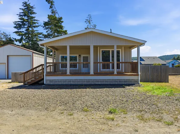 1565 N Lake Rd, Lakeside, OR 97449