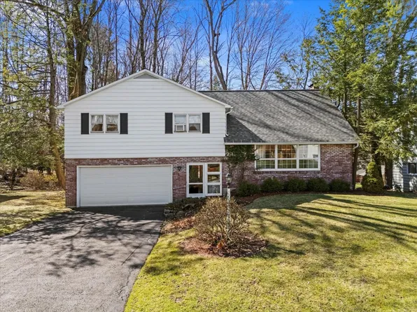 2436 Rhonda Dr, Vestal, NY 13850