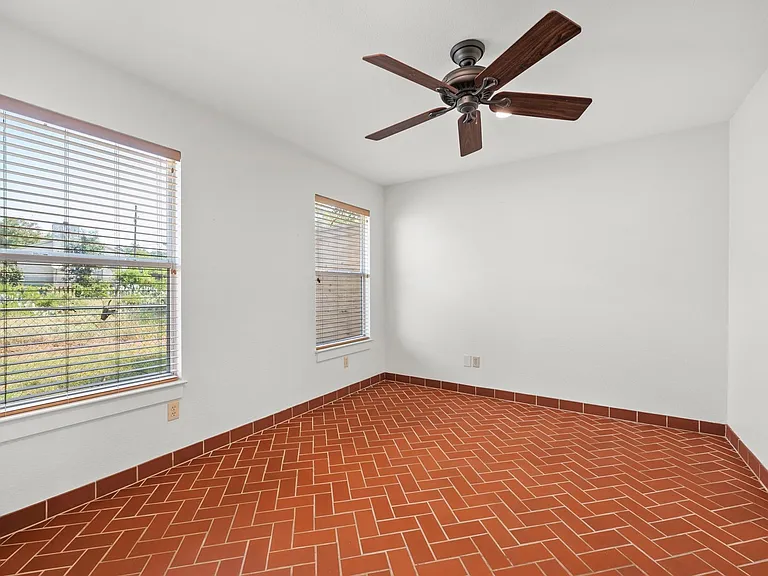 1601 West Ln #A — Photo 17