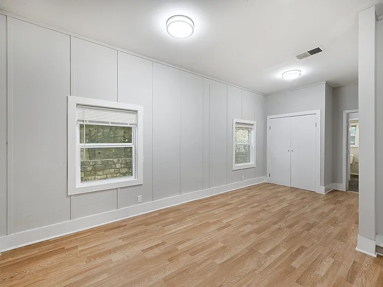 2511 San Gabriel St — Photo 22