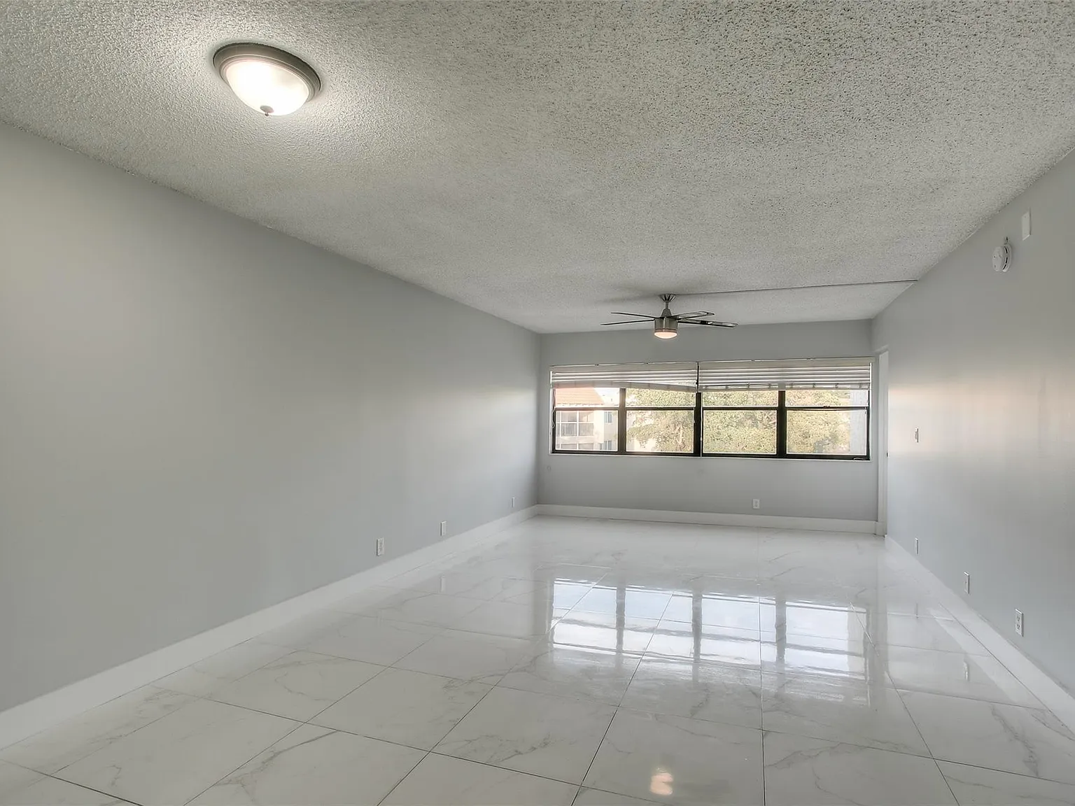 1 bed, 1.5 bath, 845 sqft, $1,975 — Photo 4
