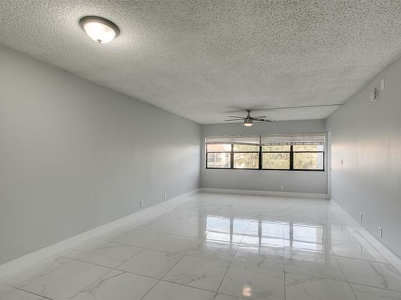 4th image of 303 Racquet Club Rd APT 312