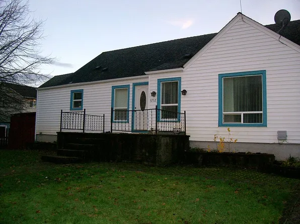 3252 D St NE, Salem, OR 97301