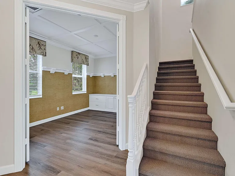 303 Caravelle Dr — Photo 23