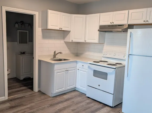 216 Exchange St #24, Chicopee, MA 01013