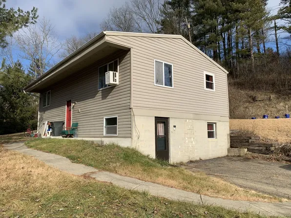 7 Carol Ln, Athens, OH 45701