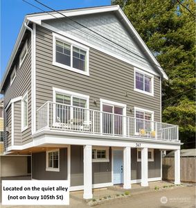 347 N 105th Street, Seattle, WA, 98133