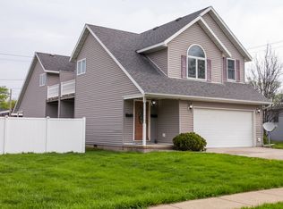 201 W Center St, Le Roy, IL