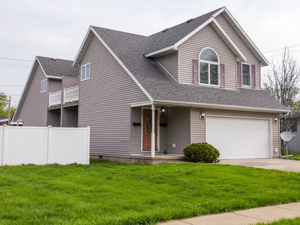 201 W Center St, Le Roy, IL 61752