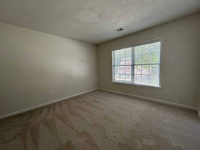 180 Sessingham Ln — Photo 44