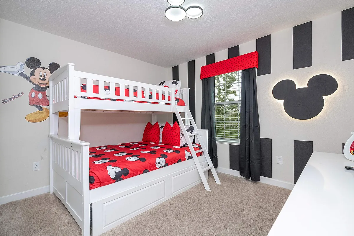 Building Photo - Kings Castle Cir