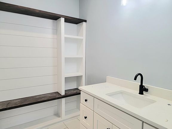 5th image of 181 Watercrest Way