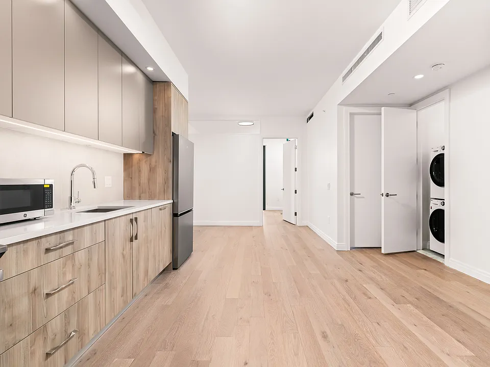 255 Lorimer St #592