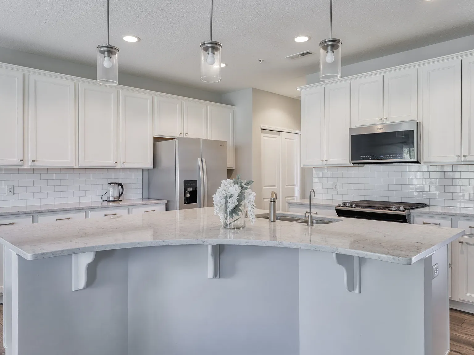 3 bed, 2.5 bath, 1840 sqft, $2,700 — Photo 4