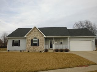 118 Katelyn Ct, Oglesby, IL 61348