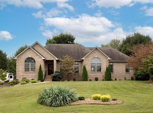153 Farmer Ln, Bowling Green, KY
