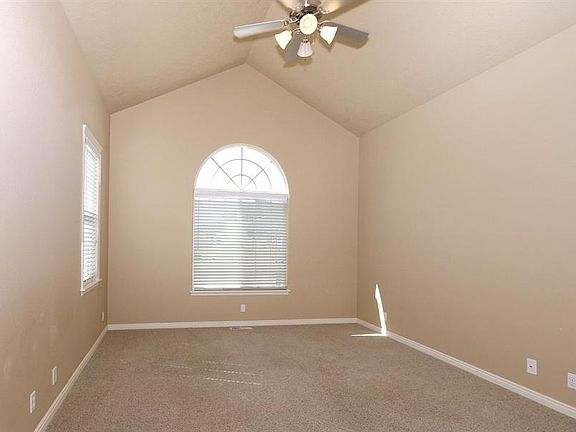 5th image of 804 W Heather Woods Dr