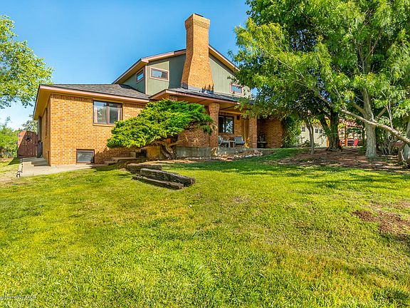 2nd image of 119 Caprock Ln