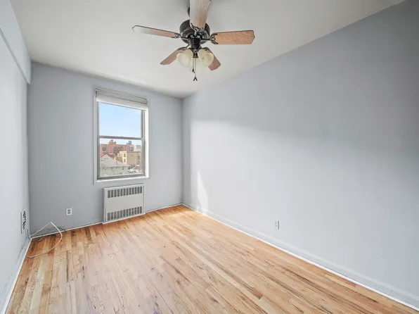 3025 Ocean Avenue image 9 of 13