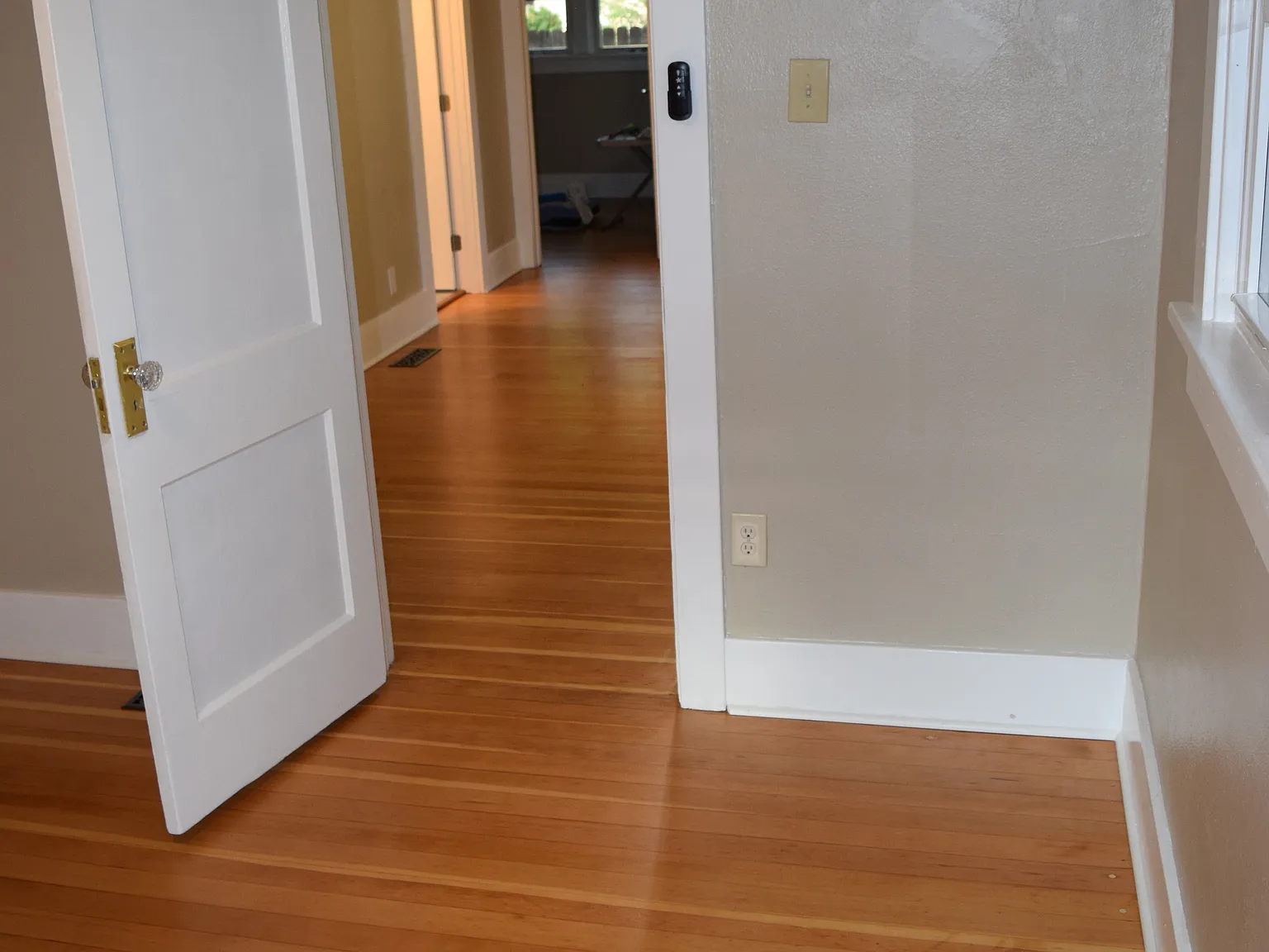 2 bed, 900 sqft, $1,800 — Photo 4