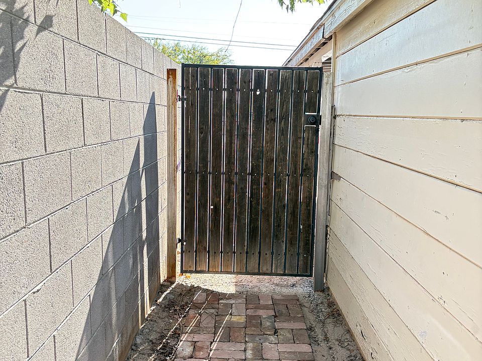 Entrance to the back house