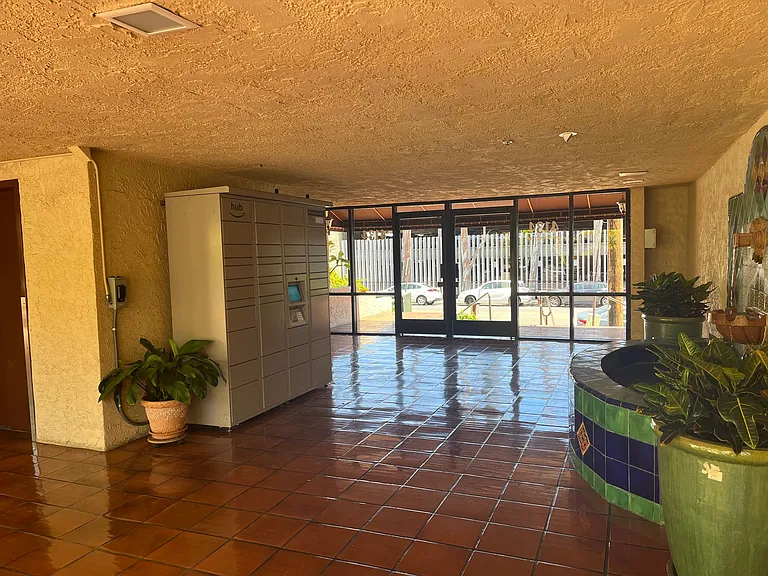 Hillcrest Summit Apartments — Photo 3