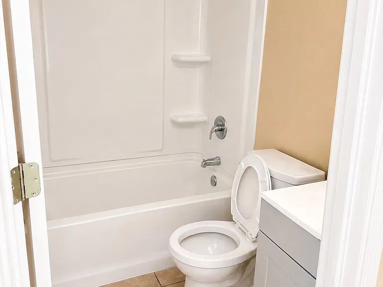 520 Homewood Pl — Photo 3