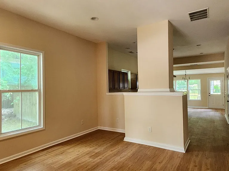 1735 Bolton Rd NW — Photo 4
