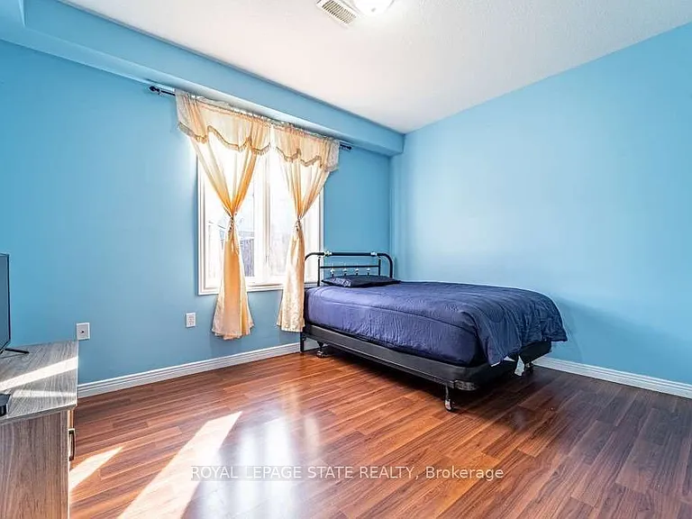35 McKibbon Ave — Photo 8