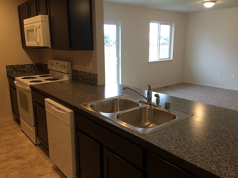 1649 W Pheasant St #A — Photo 3