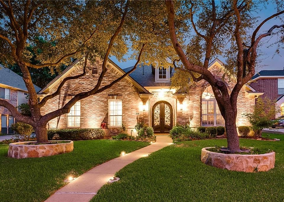 1st image of 304 Woodlake Dr