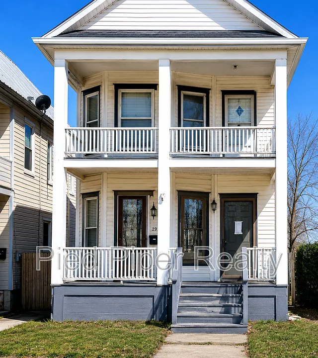 217 1/2 W Homer St