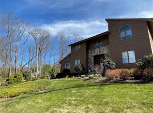 Mountain Rd, Danbury, CT 06810