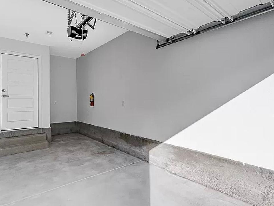 One car garage with access to stairs
