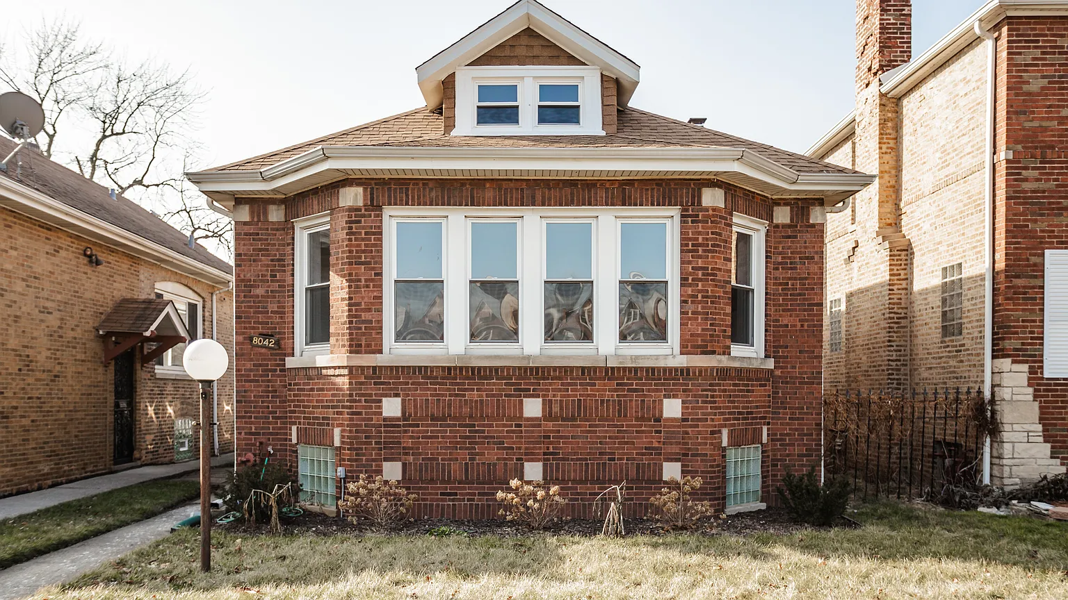 8042 S Michigan Ave photo 1
