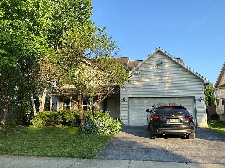 734 Partridge Ln — Photo 2