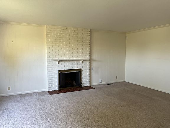 5th image of 844 Loyola Dr