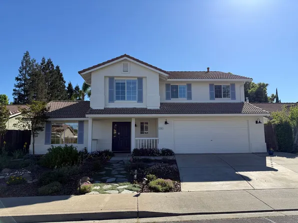 239 Fairwood Dr, Oakdale, CA 95361