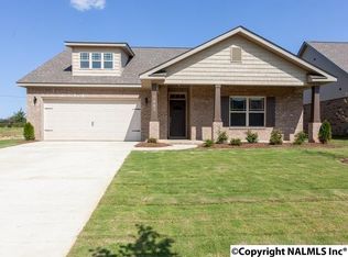 4319 Adventura Dr, Owens Cross Roads, AL 35763