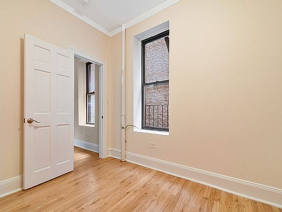 2nd image of 17 Greenwich Ave APT 2R