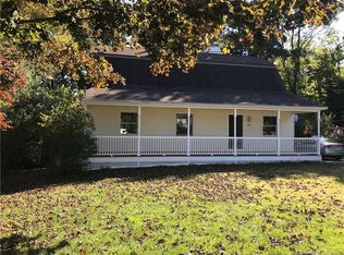 215 Tawny Thrush Rd, Naugatuck, CT 06770