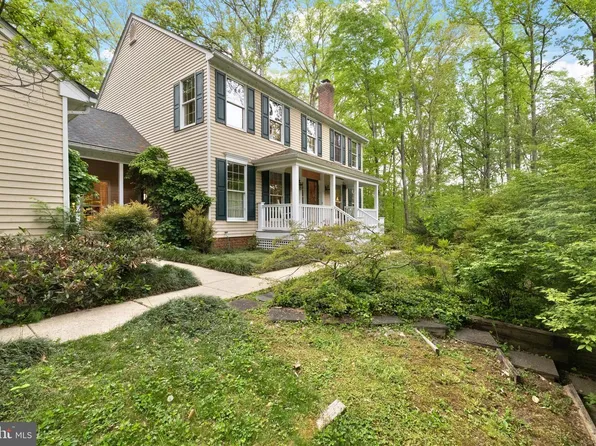1812 Crosspointe Dr, Annapolis, MD 21401