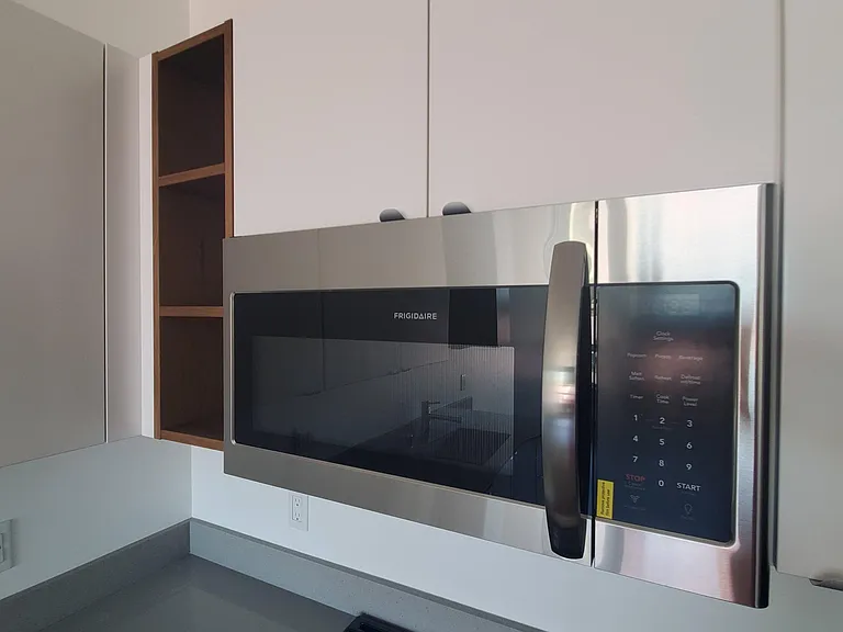 718 Clay St #103 — Photo 5